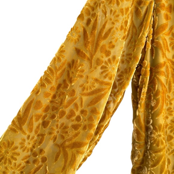 Coldwater Creek Mustard Yellow Velvet Burnout Blouse Size Small Floral Boho - Picture 4 of 16